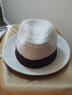 Bailey of Hollywood Mens 29% Wool Fedora.  Size Small.